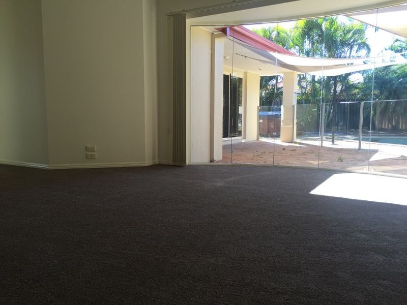 42 Audrey Avenue, Helensvale QLD 4212