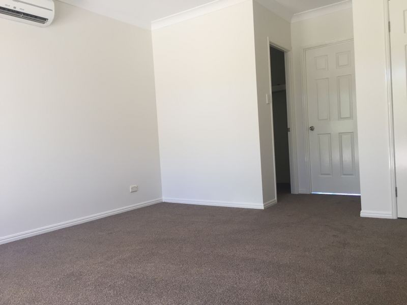 42 Audrey Avenue, Helensvale QLD 4212