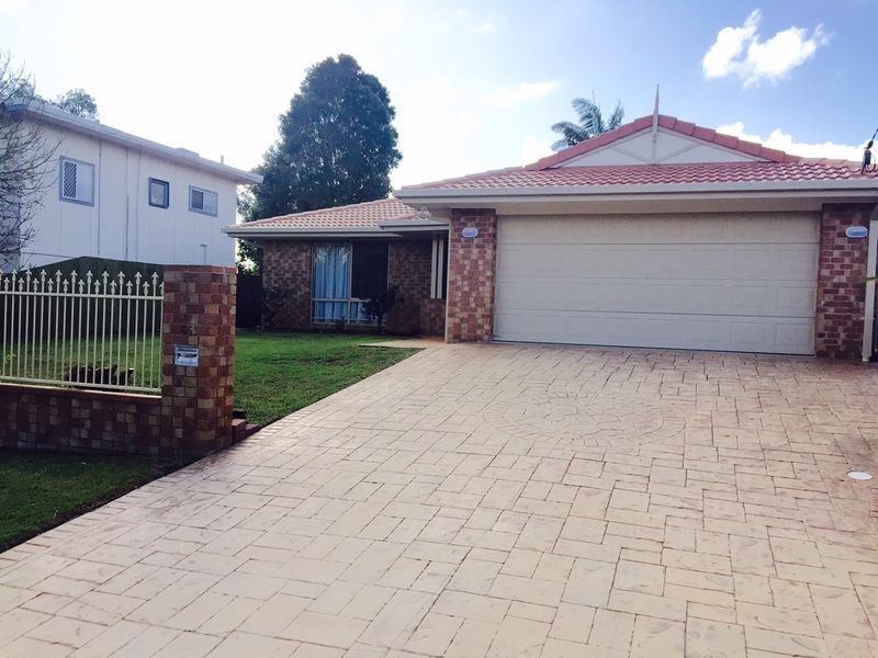 55 Bruce Avenue, Paradise Point QLD 4216