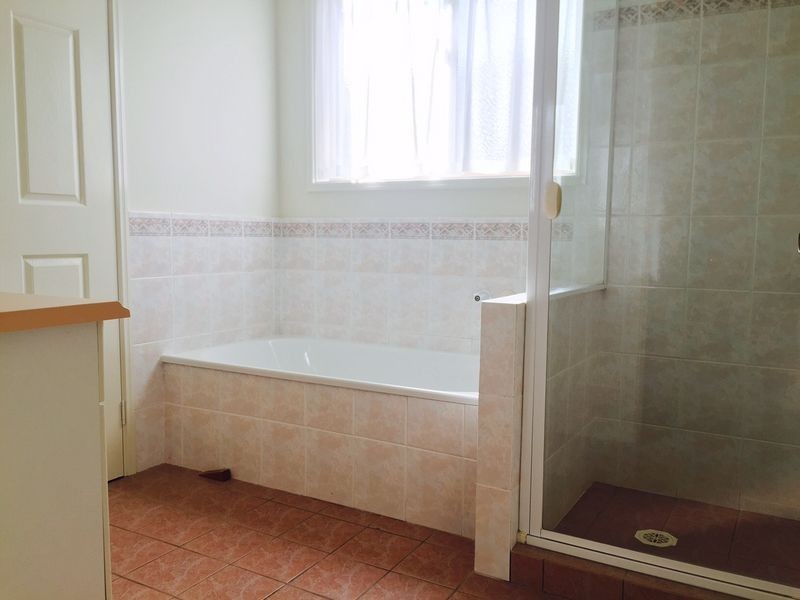 55 Bruce Avenue, Paradise Point QLD 4216