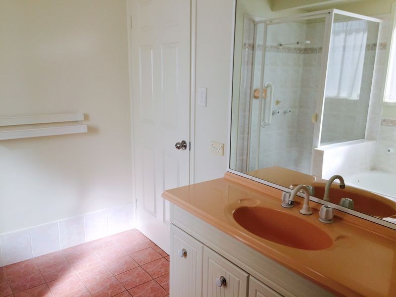 55 Bruce Avenue, Paradise Point QLD 4216