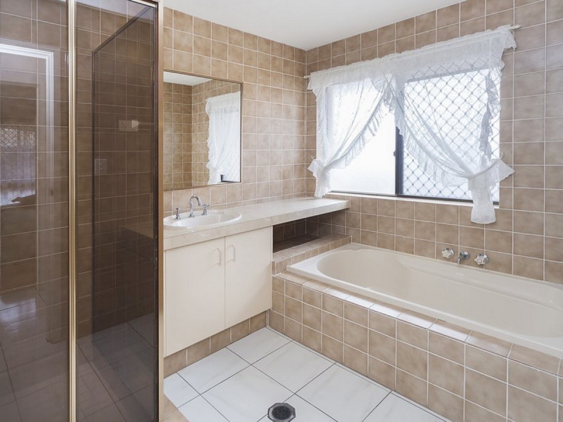 51 Melbourne Road, Arundel QLD 4214