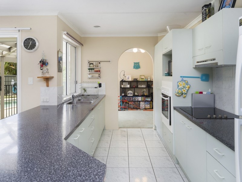 20 Spikes Court, Arundel QLD 4214