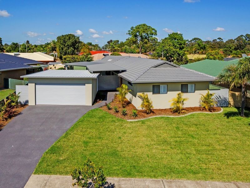 48 Matthew Flinders Drive, Paradise Point QLD 4216