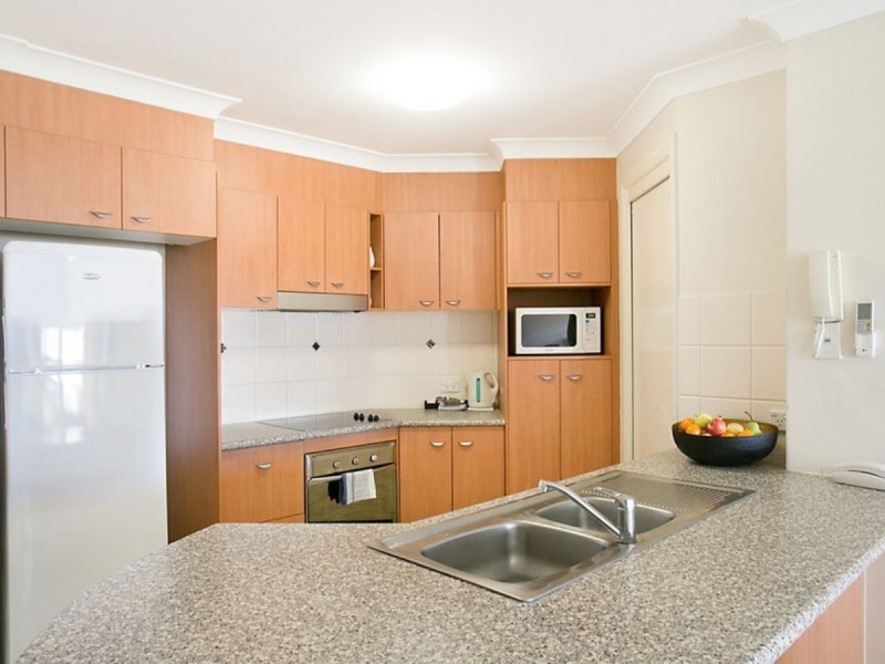 109/392 Marine Parade, Labrador QLD 4215