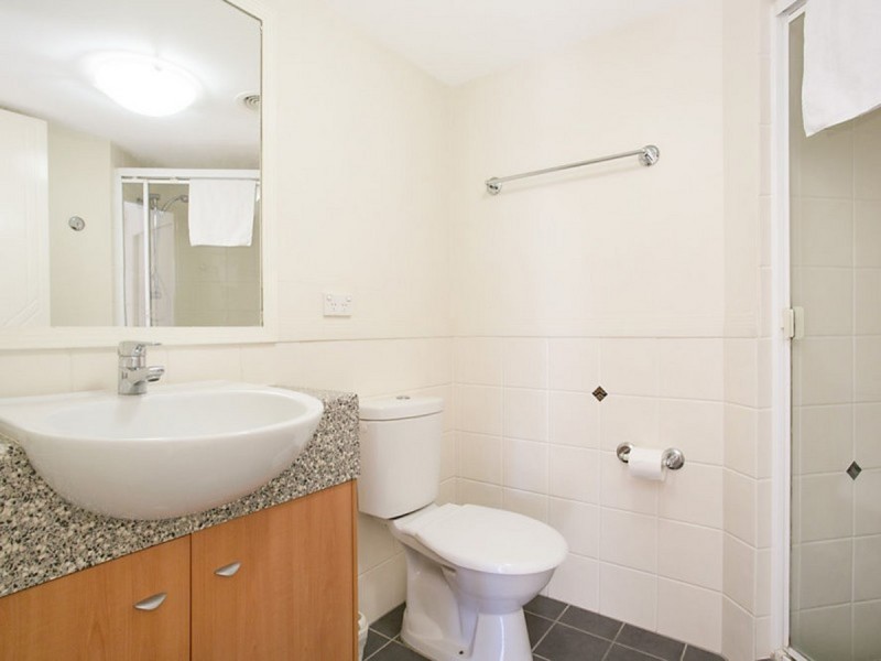 109/392 Marine Parade, Labrador QLD 4215