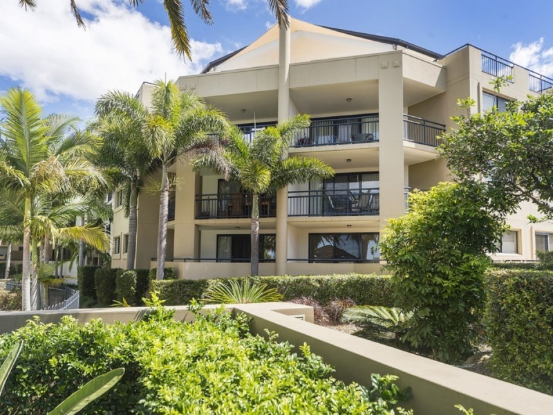 109/392 Marine Parade, Labrador QLD 4215