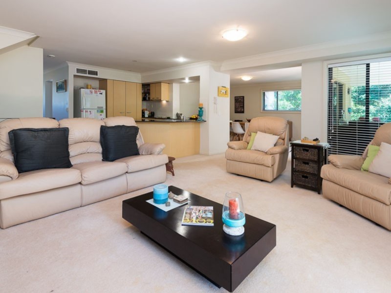 8849 Magnolia Drive East, Hope Island QLD 4212