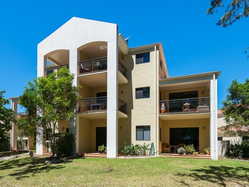 8849 Magnolia Drive East, Hope Island QLD 4212