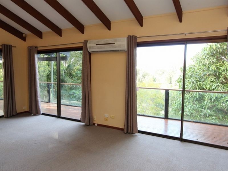 77 Plateau Crescent, Carrara QLD 4211