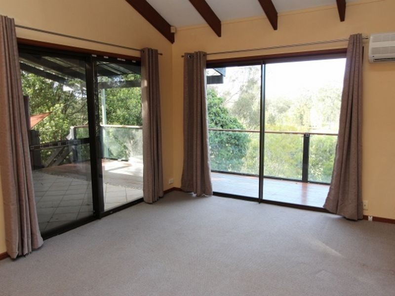 77 Plateau Crescent, Carrara QLD 4211