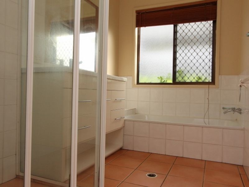 77 Plateau Crescent, Carrara QLD 4211