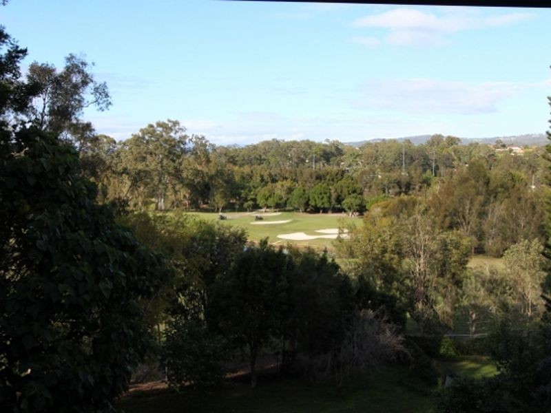 77 Plateau Crescent, Carrara QLD 4211