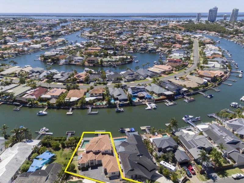 4 Saltbreeze Court, Runaway Bay QLD 4216