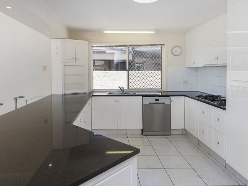 4 Saltbreeze Court, Runaway Bay QLD 4216