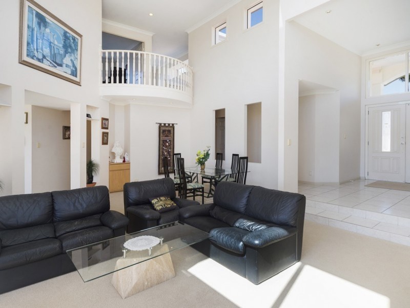 4 Saltbreeze Court, Runaway Bay QLD 4216