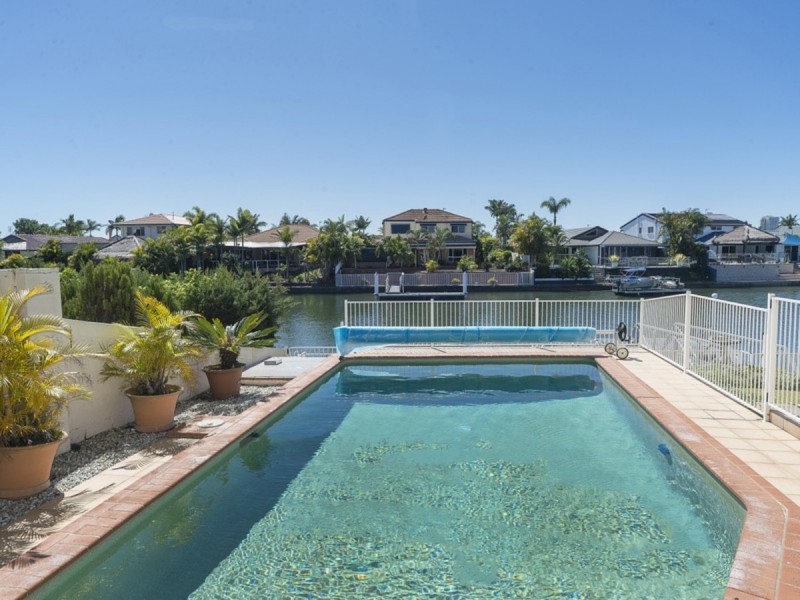 4 Saltbreeze Court, Runaway Bay QLD 4216