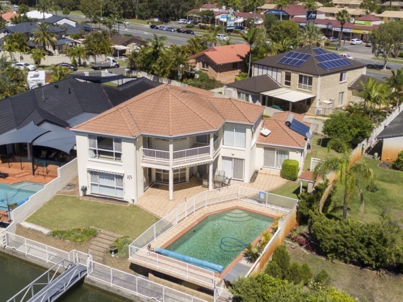 4 Saltbreeze Court, Runaway Bay QLD 4216