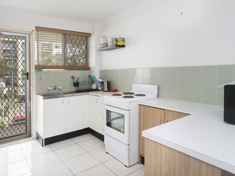 10/54 Frank Street, Labrador QLD 4215