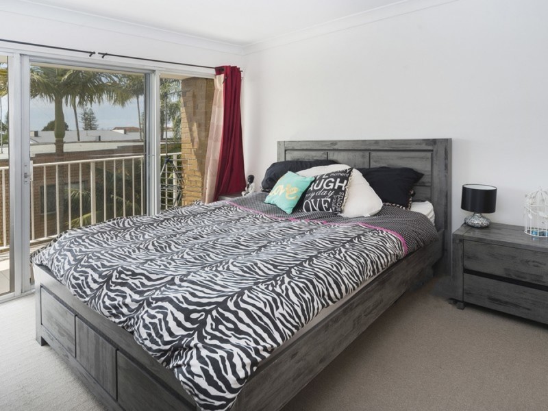 10/54 Frank Street, Labrador QLD 4215