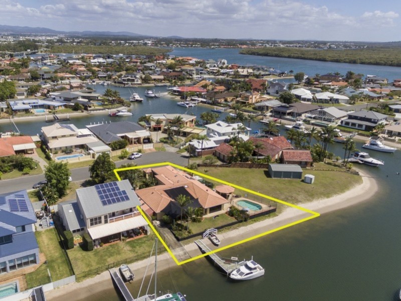 19 Drysdale Place, Paradise Point QLD 4216