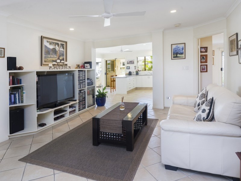 19 Drysdale Place, Paradise Point QLD 4216