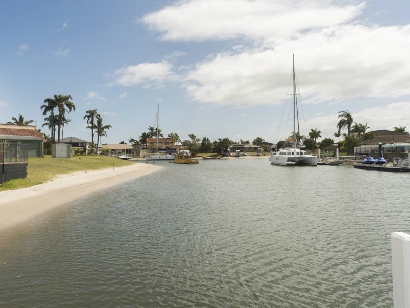 19 Drysdale Place, Paradise Point QLD 4216