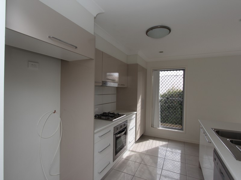 2/15 Elmore Street, Ormeau QLD 4208