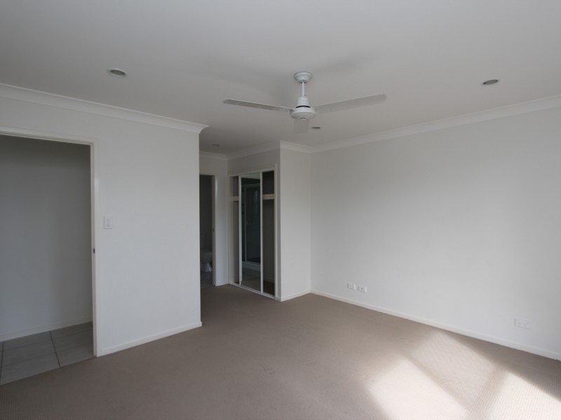 2/15 Elmore Street, Ormeau QLD 4208