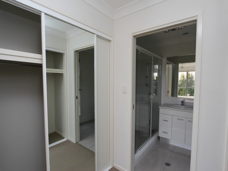 2/15 Elmore Street, Ormeau QLD 4208