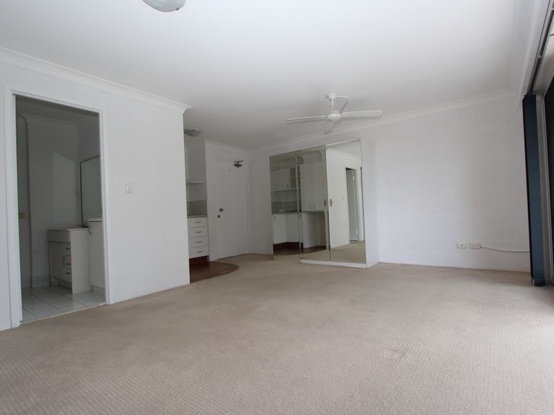 10/16-18 Abalone Avenue, Paradise Point QLD 4216