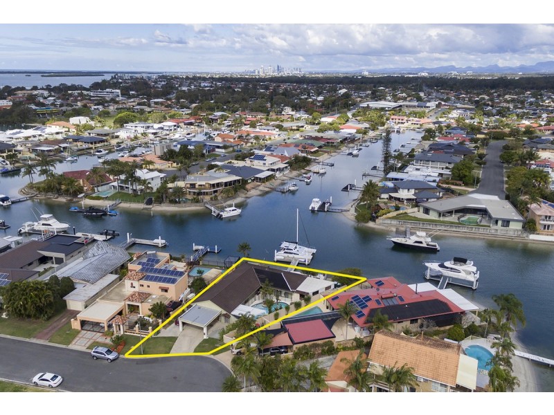 22 Dobelll Avenue, Paradise Point QLD 4216