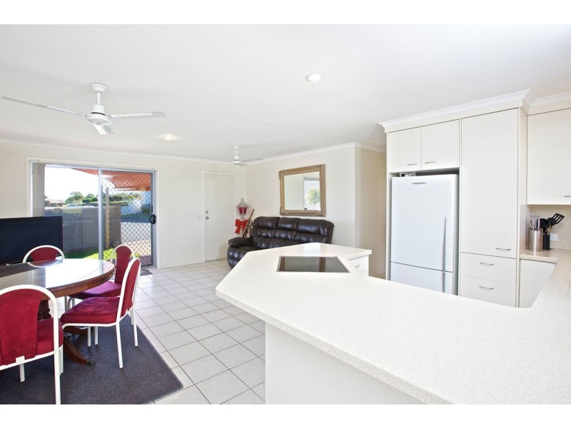 36 Sunbird Avenue, Paradise Point QLD 4216