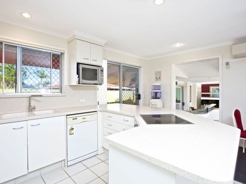 36 Sunbird Avenue, Paradise Point QLD 4216