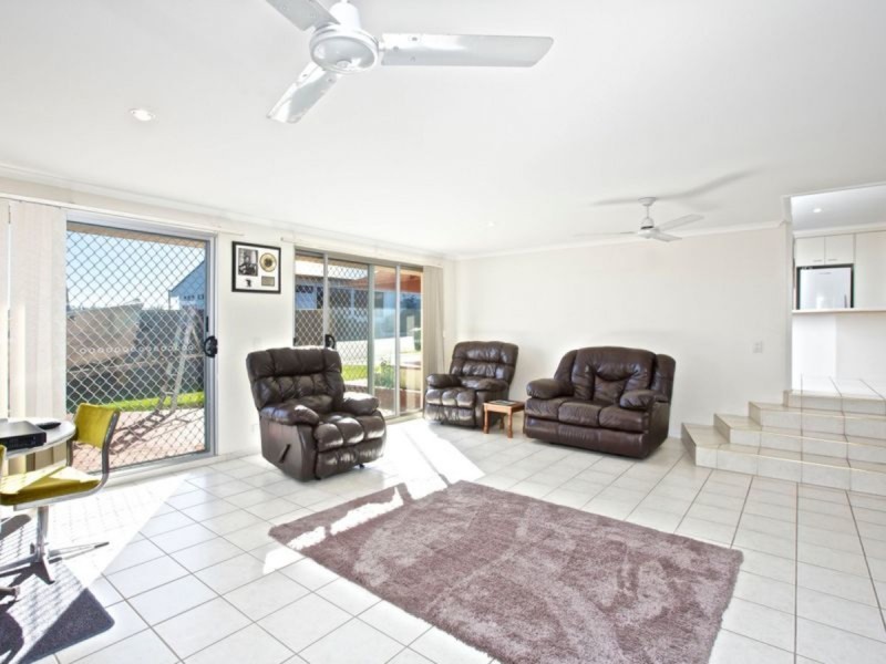 36 Sunbird Avenue, Paradise Point QLD 4216