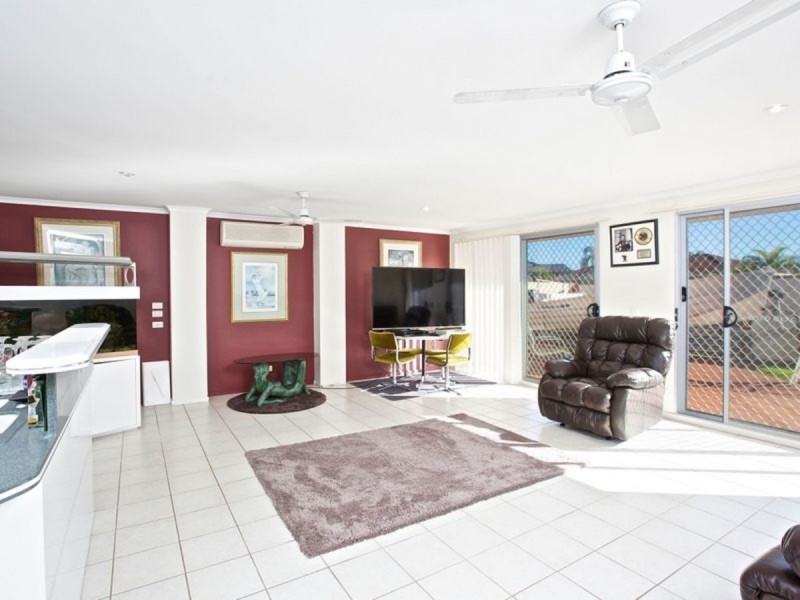 36 Sunbird Avenue, Paradise Point QLD 4216