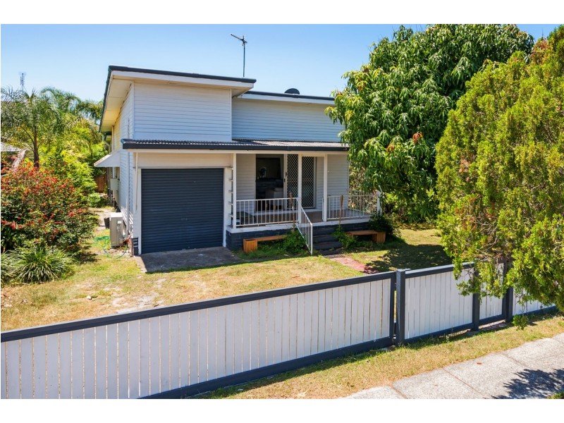 21 Swallow Avenue, Paradise Point QLD 4216