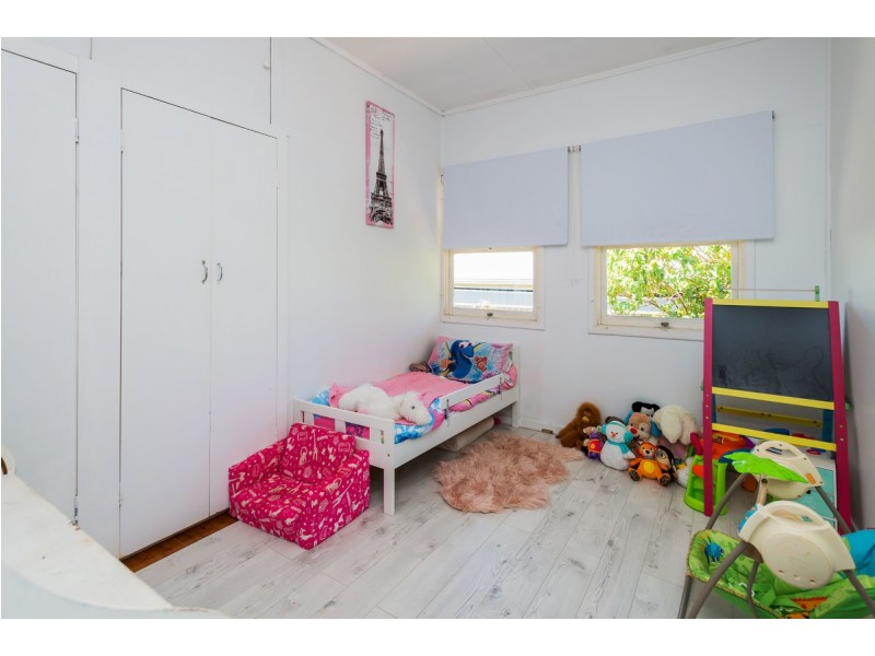 21 Swallow Avenue, Paradise Point QLD 4216