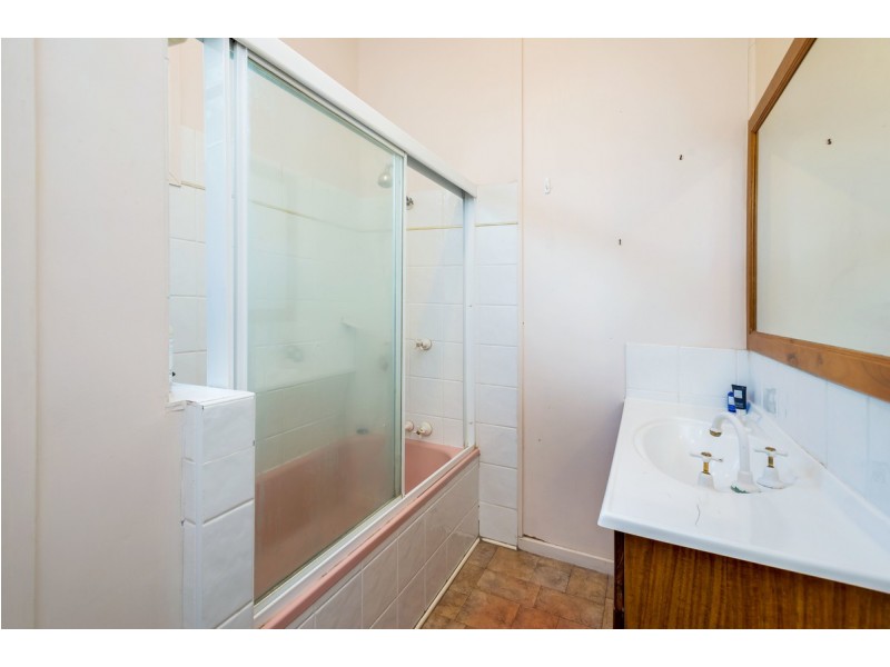 21 Swallow Avenue, Paradise Point QLD 4216