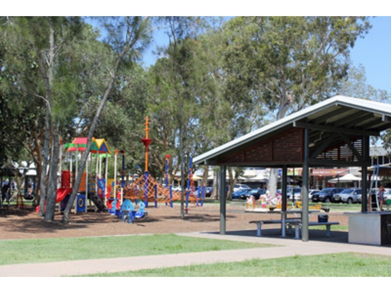 21 Swallow Avenue, Paradise Point QLD 4216