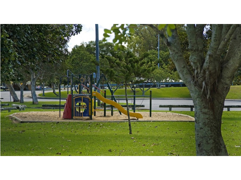 21 Swallow Avenue, Paradise Point QLD 4216