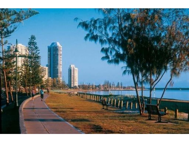 21 Swallow Avenue, Paradise Point QLD 4216