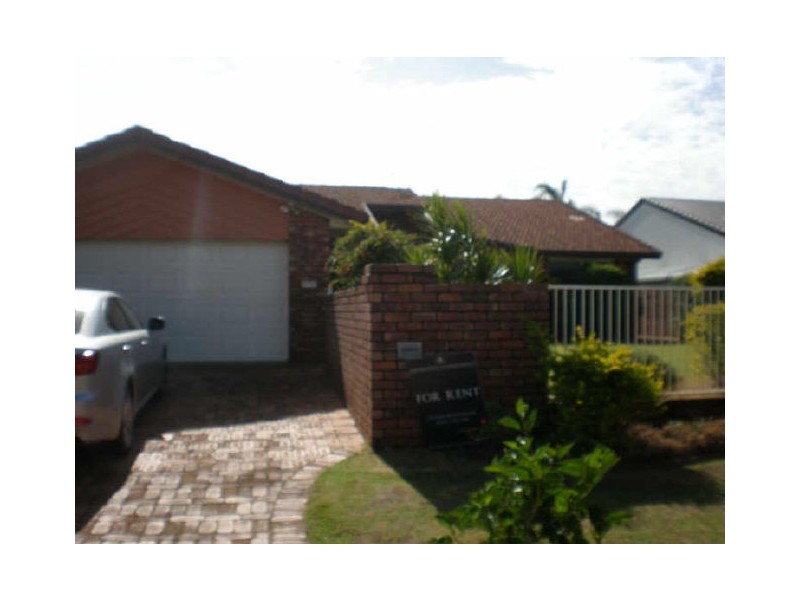 39 Pebblebeach Drive, Runaway Bay QLD 4216