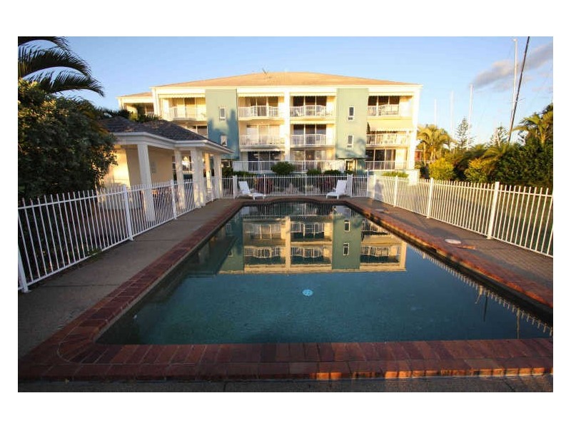 6/1 Poinsettia Avenue, Paradise Point QLD 4216