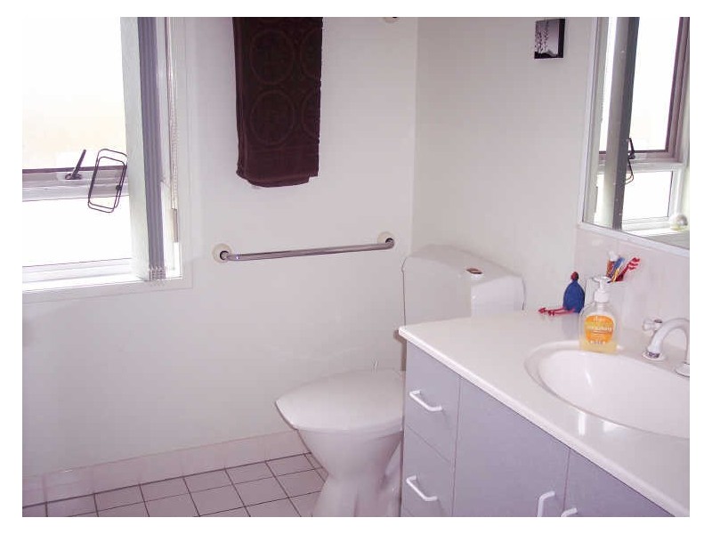 6/1 Poinsettia Avenue, Paradise Point QLD 4216