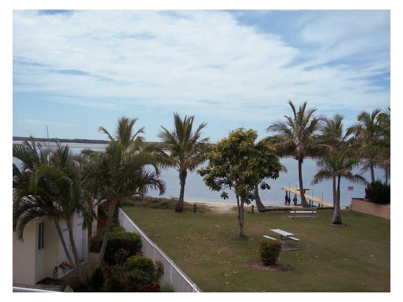 6/1 Poinsettia Avenue, Paradise Point QLD 4216