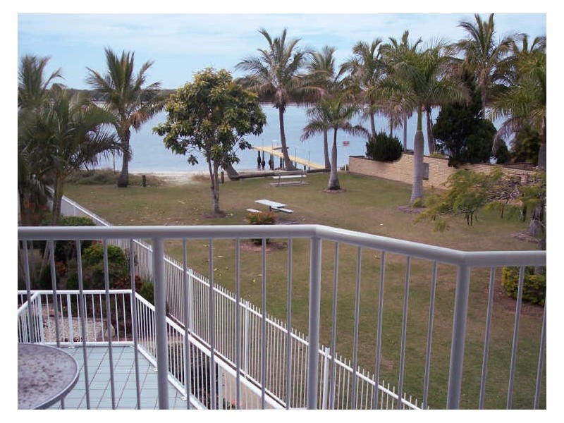 6/1 Poinsettia Avenue, Paradise Point QLD 4216