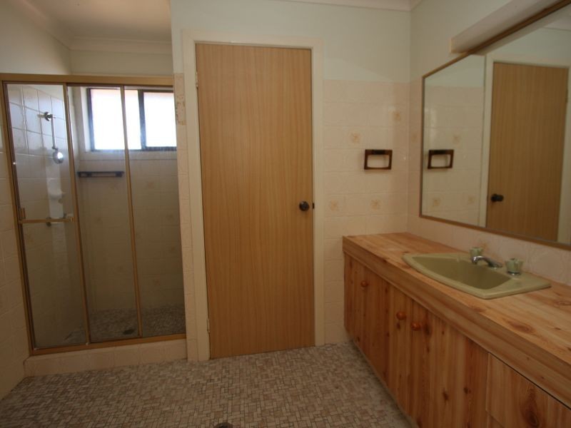 28 James Cook Esplanade, Hollywell QLD 4216