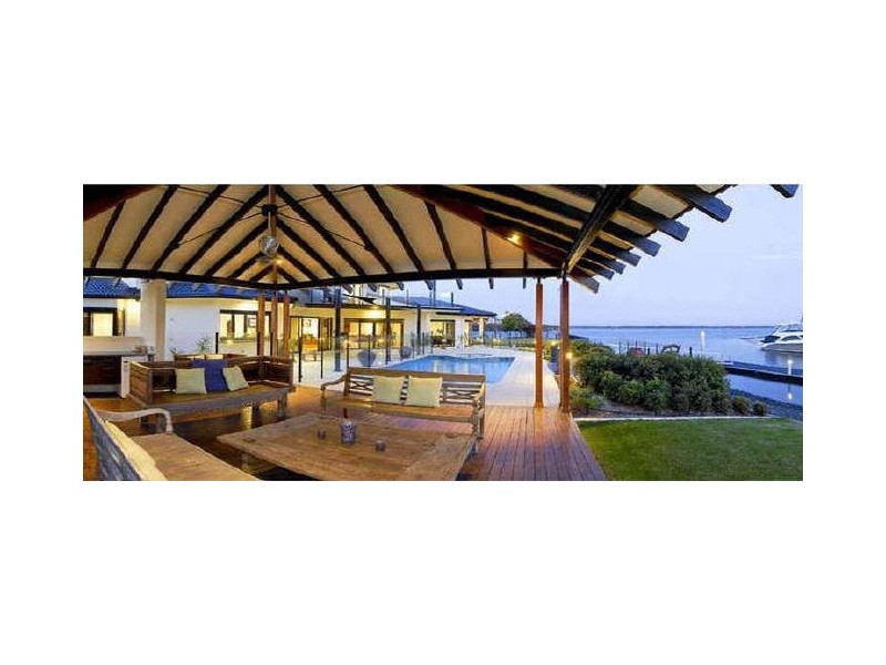 4 Sapphire Street, Hollywell QLD 4216