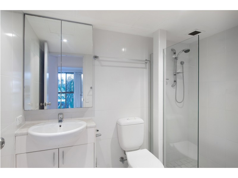 5/3532 Main Beach Parade, Main Beach QLD 4217